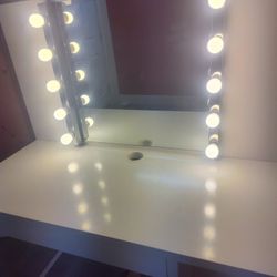 Vanity /Dresser ....✨👑