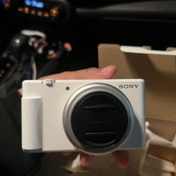 Sony ZV-F1 White camera