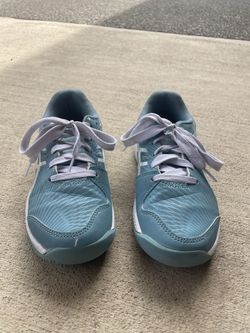 ASICS Court Shoes Sz 2.5 (youth)