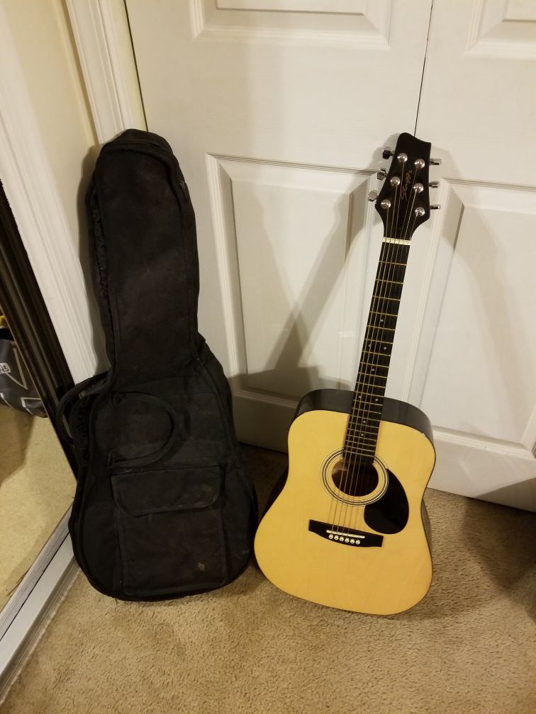 Stagg guitar and soft carry bag