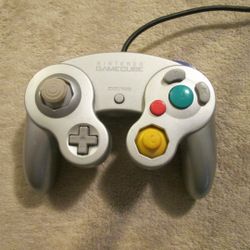 Gamecube Silver Controllers

