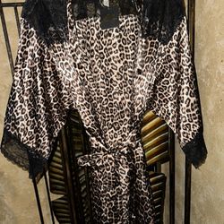 Leopard Satin Robe Medium 
