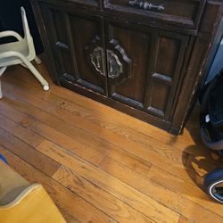 Antique Table Opens To Sit About 19 Chairs Or As Little As 2 Chairs Y