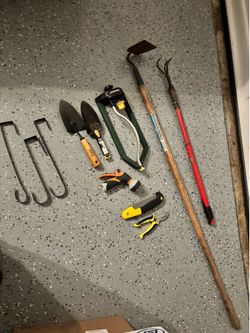Garden Tool Bundle – Shovels, Rake, Hoe, Sprinkler & More