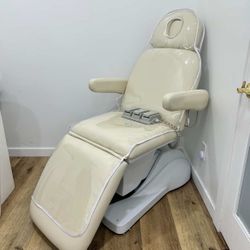 Automatic Skin Care, Microblading Bed, Lash Bed NEEDS TO GO TODAY! 