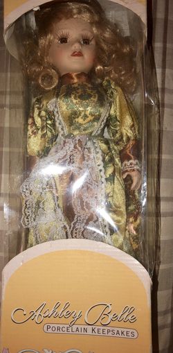 Ashley Belle porcelain Keepsakes doll. New in box. Makes a great gift 🎁.
