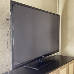 55  Samsung TV , Works. No Longer Need It . $150  No Remove