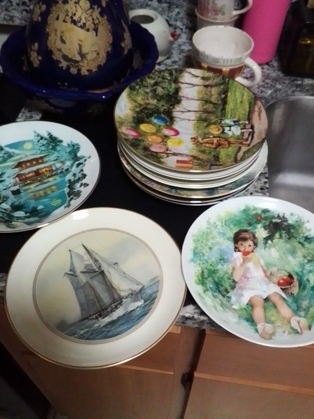 14 Decorative Plates
