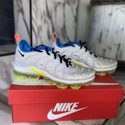 Women’s Nike Shoes Size 8