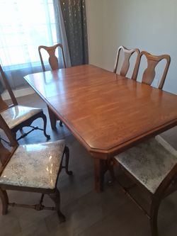 Dinning Table and chairs