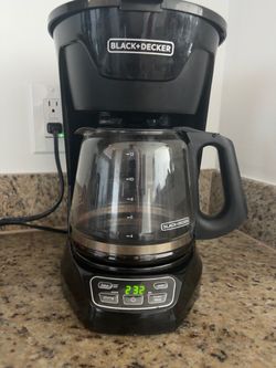 ☕ Cafetera BLACK+DECKER – $25