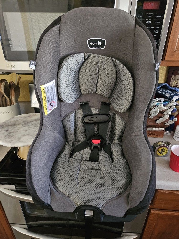 New Evenflo Tribute Convertible Car Seat 