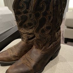 Laredo 8 1/2 woman boots