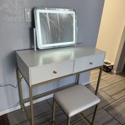 White and Gold Makeup Desk and Stool with LED Mirror- BRAND NEW !!