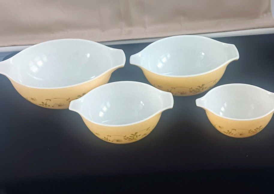 Vintage Pyrex Shenandoah Bowls Set Of 4