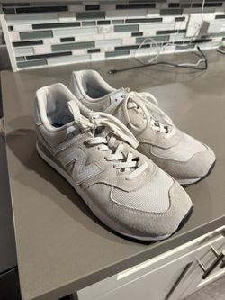 New balance 574 Nimbus cloud white mens 9.5 Women’s 11