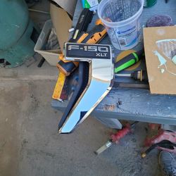 F150 XLT Fender Grille and badge