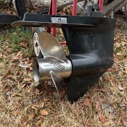 Mercury 200 HP 25” Shaft 17P Stainless Prop. (parts).