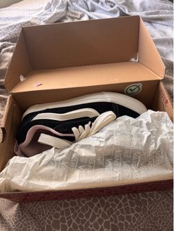 Vans “off the wall”
