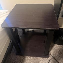 20$ cash pair set of 2 nightstand