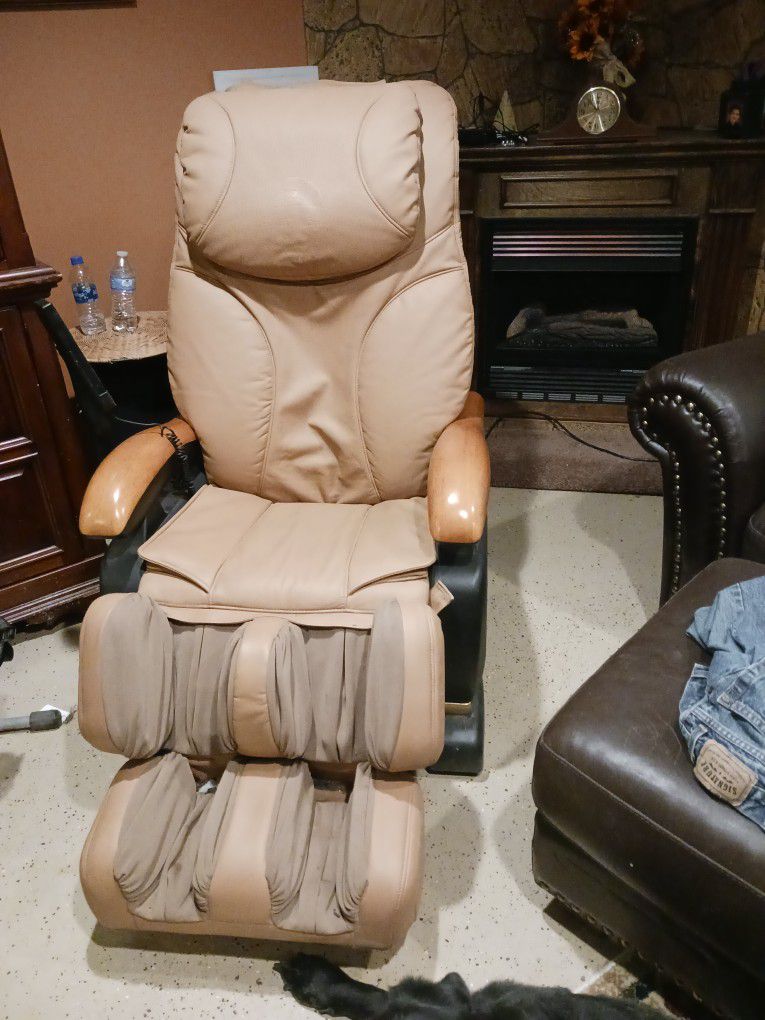 COMFIER NECK and BACK MASSAGER With HEAT- SHIATSU MASSAGE CHAIR for Sale in  Bellevue, WA - OfferUp