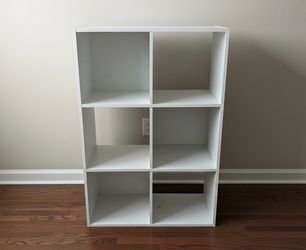 White Modern 6 Cubby Cube Storage Shelf Shoe Organizer Bookshelf! Good condition. 24x12x36in