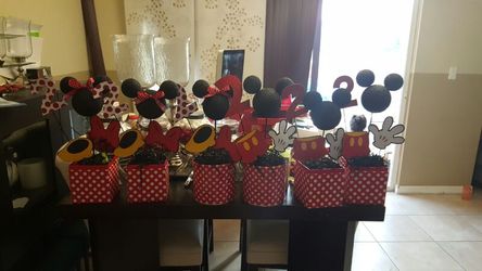Mickey and minnie centerpiece