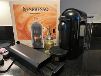 Nespresso Breville Vertuo Plus Coffee Machine and Kit