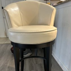 3 Beige Swivel Stools
