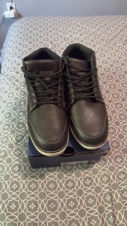 Men’s shoes size 9