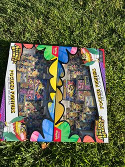 Set of two pokemon cards