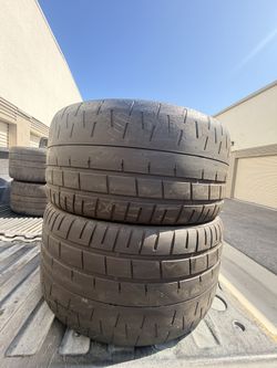 285/35/20 Pirelli Pzero Trofeo R Like New (2)