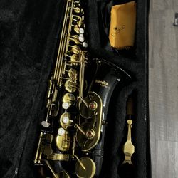Saxaphone (Black And Gold)