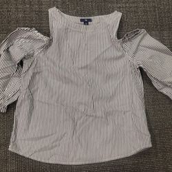 Jrs sm Gap navy/white pinstripe off the shoulder blouse Lot 146