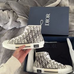 Dior High (B23 Converse)