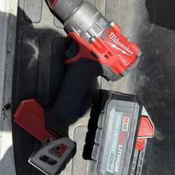 Milwaukee Drill And 6.0 Battery M18