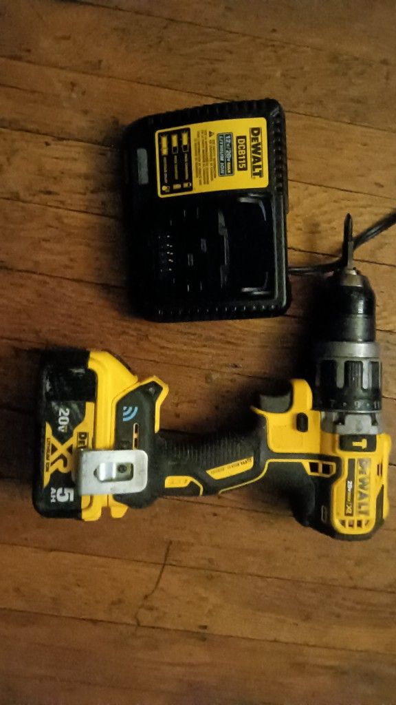 DeWalt 20vlHammer Driver Smart Bluetooth