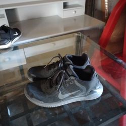 Nike Shoes Size 9 1/2