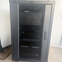 Middle Atlantic 18U Pro AV Rack w/ Amp, Power Conditioner, Patch Panel