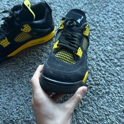 Jordan 4 Thunder Size 8