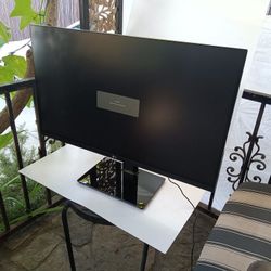 LG 32 Inch QHD 1440P IPS HDR10 Monitor with AMD FreeSync