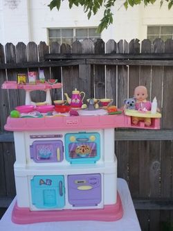 PLAY KITCHEN