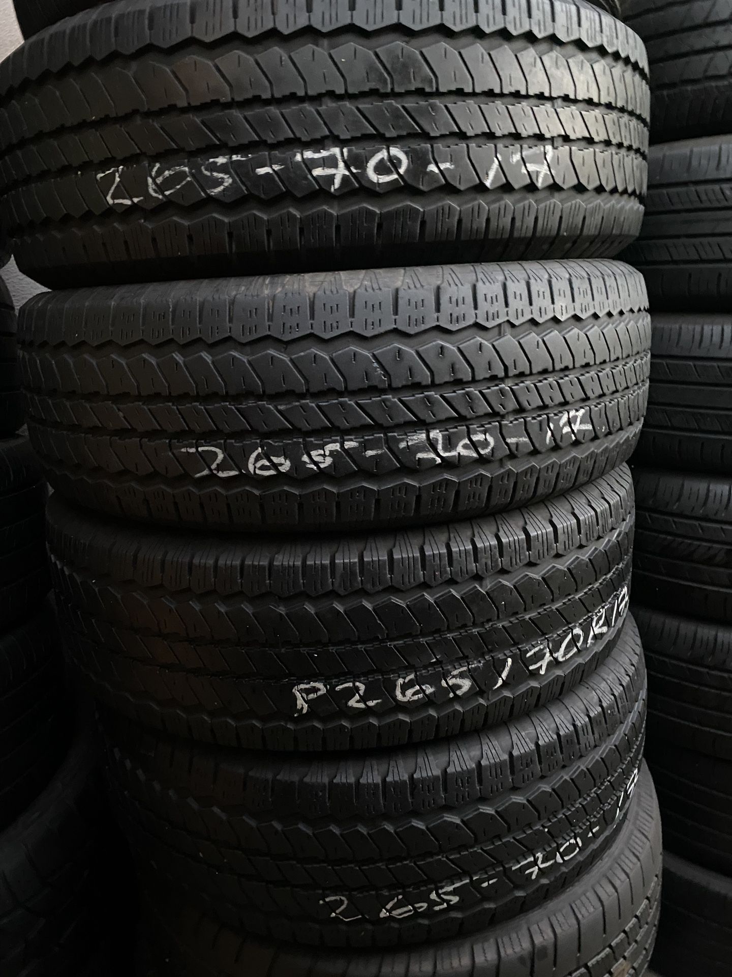 (4) 265/70/17 Tires