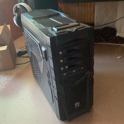 PC Case With DVD Drive And Hard Drive/SSD Bays