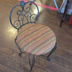 Metal Stool / Vanity Chair