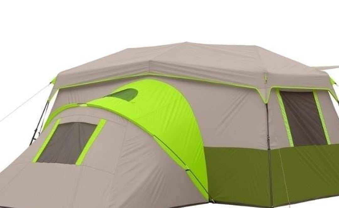 Ozark Trail 11 Person Instant Cabin Tent with Private Room USED BUT LOOKS GOOD AND COMPLETE $120 FIRM