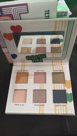 Tetris x Ipsy palette