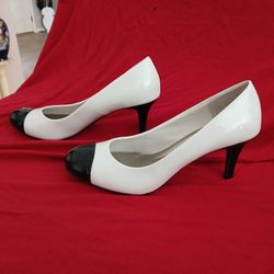 Comfort Plus Women’s White/Black Heels
Size 10