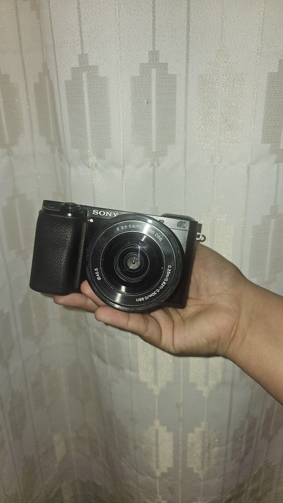 Sony Alpha 6100 CAMERA
