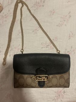 Coach Cross Body Bag!!🧸ྀི